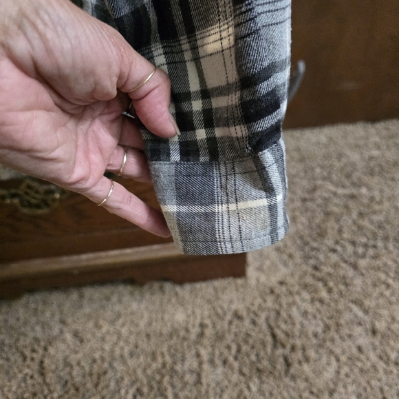 Ralph Lauren petite button down flannel. - Picture 4 of 5